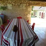 La Girafe Bleue Bed & Breakfast 3*