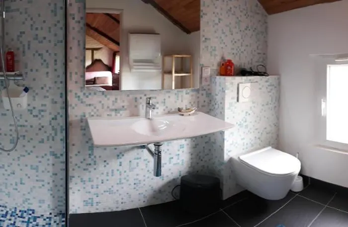 La Girafe Bleue Bed & Breakfast