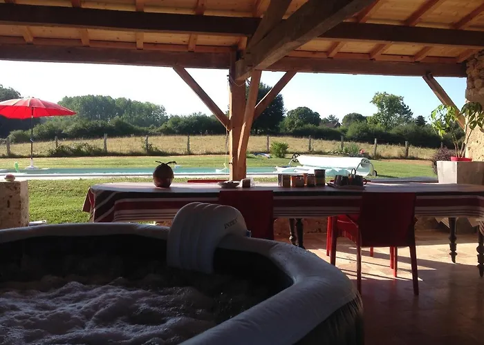 La Girafe Bleue Bed & Breakfast Lunas (Dordogne)